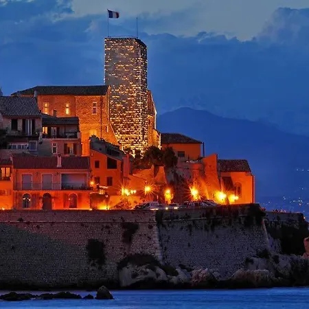 Superbe Sudio Juan Les Pins 2mins Des Plages Hypercentre * أنتيب