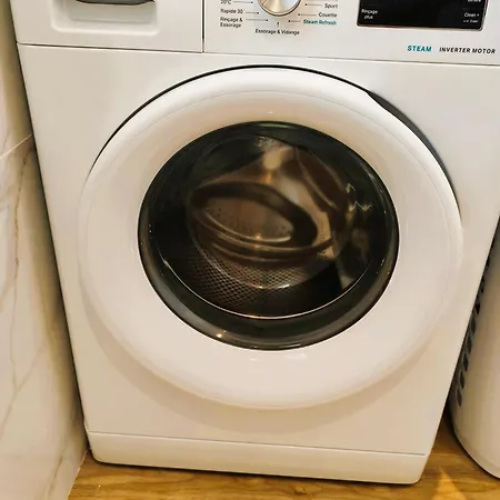 2 Persons - Clim - Hypercenter - 2mins Of - Juan Les Pins - And Sun *