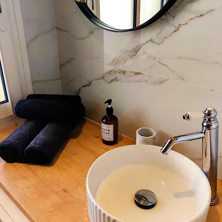 2 Persons - Clim - Hypercenter - 2mins Of - Juan Les Pins - And Sun