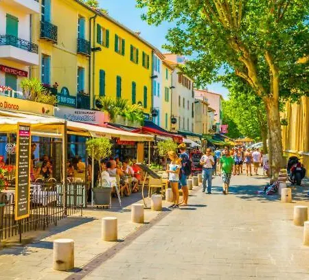 2 Persons - Clim - Hypercenter - 2mins Of - Juan Les Pins - And Sun *