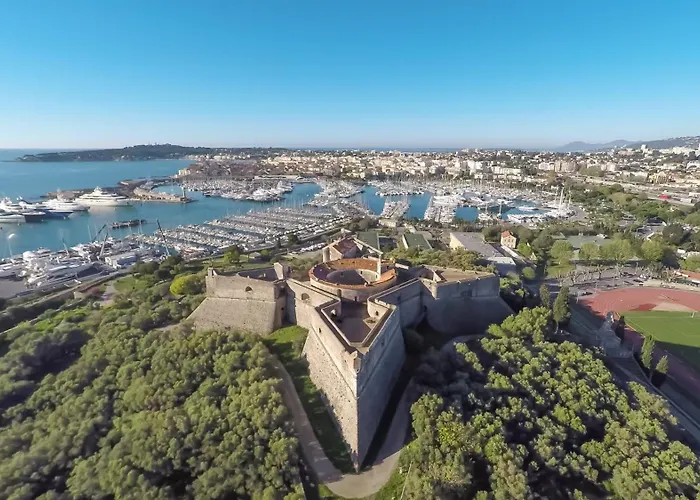 2 Persons - Clim - Hypercenter - 2mins Of - Juan Les Pins - And Sun شقة *